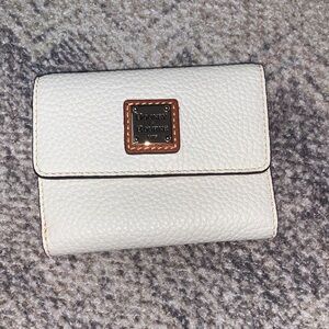 Dooney & Bourke NWOT cream white credit card holder NEW QVC wallet